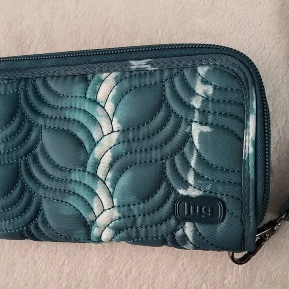 Lug SHIBORI TEAL Splits XL RFID Wristlet Wallet EUC - Picture 2 of 7